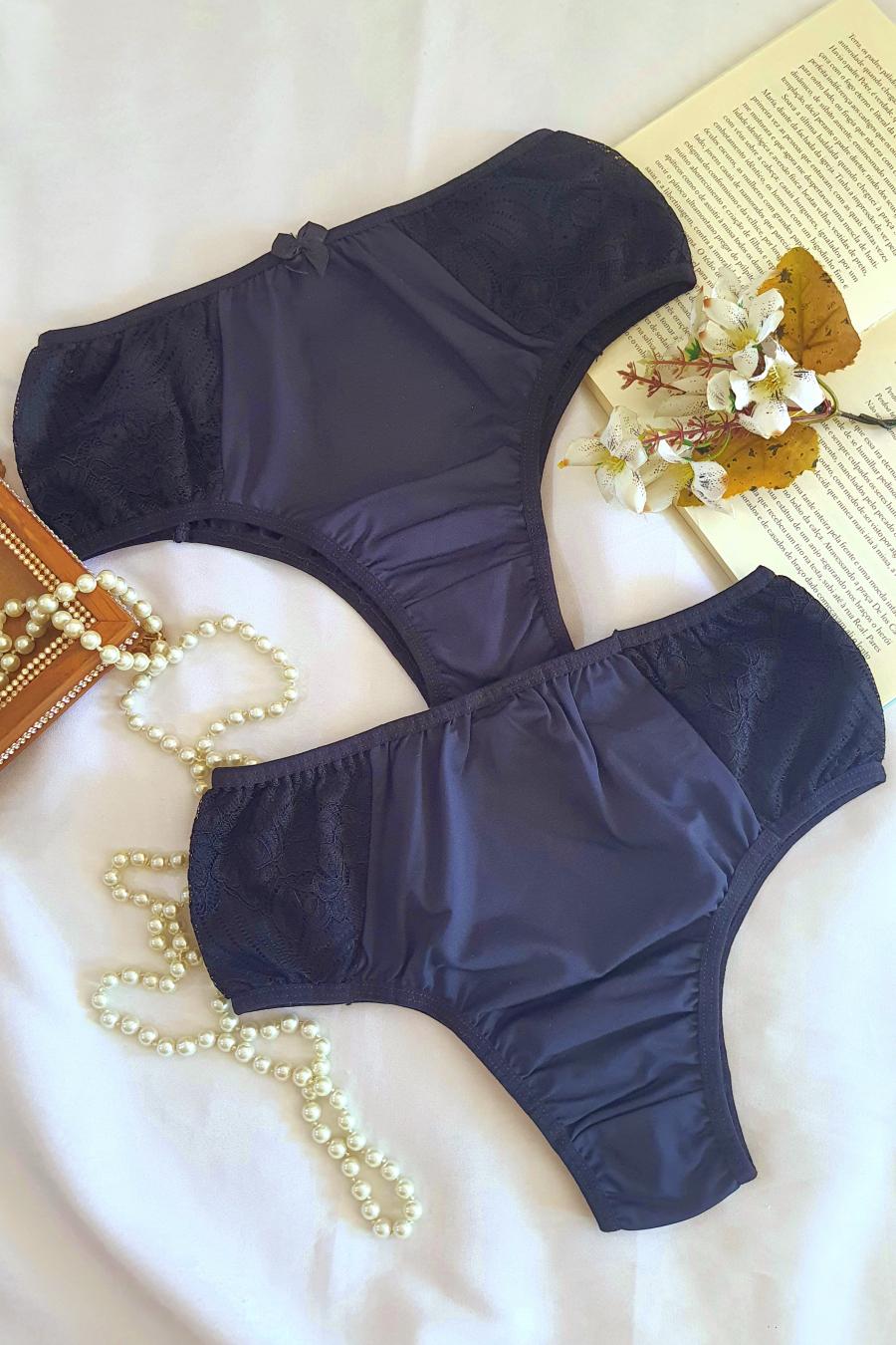 Calcinha em renda com lacinhos